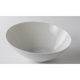 Vase Arrondi et Bisoté en porcelaine blanche