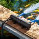SunSun CUV-224 installé en bord de bassin à koïs avec tuyaux raccordés