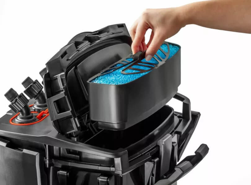 Prefiltre accessible dans le couvercle du Hypermax BT Thermo - entretien simplifie sans vider le filtre